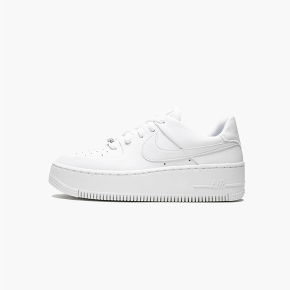 Womens Air Force 1 Sage Low - Picture 2 of 5